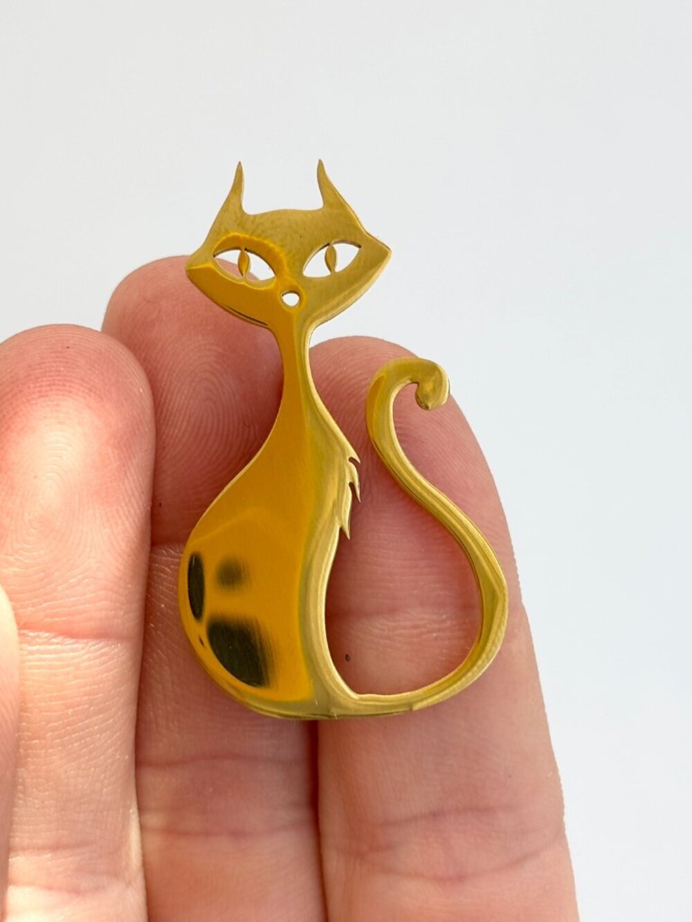 Kitten Cat Kitty Gold Toned Minimalist Cute Figural Brooch Pin - Picture 8 of 10